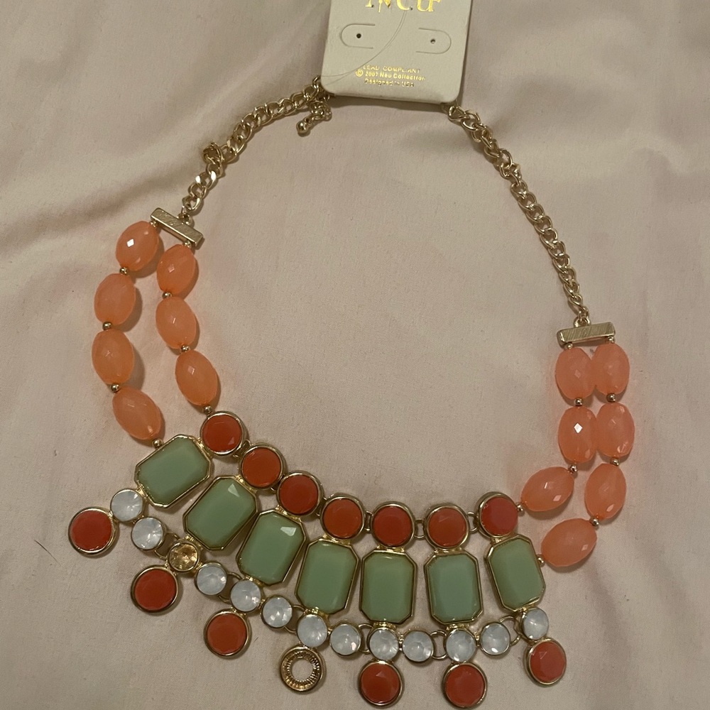 Brand new necklace